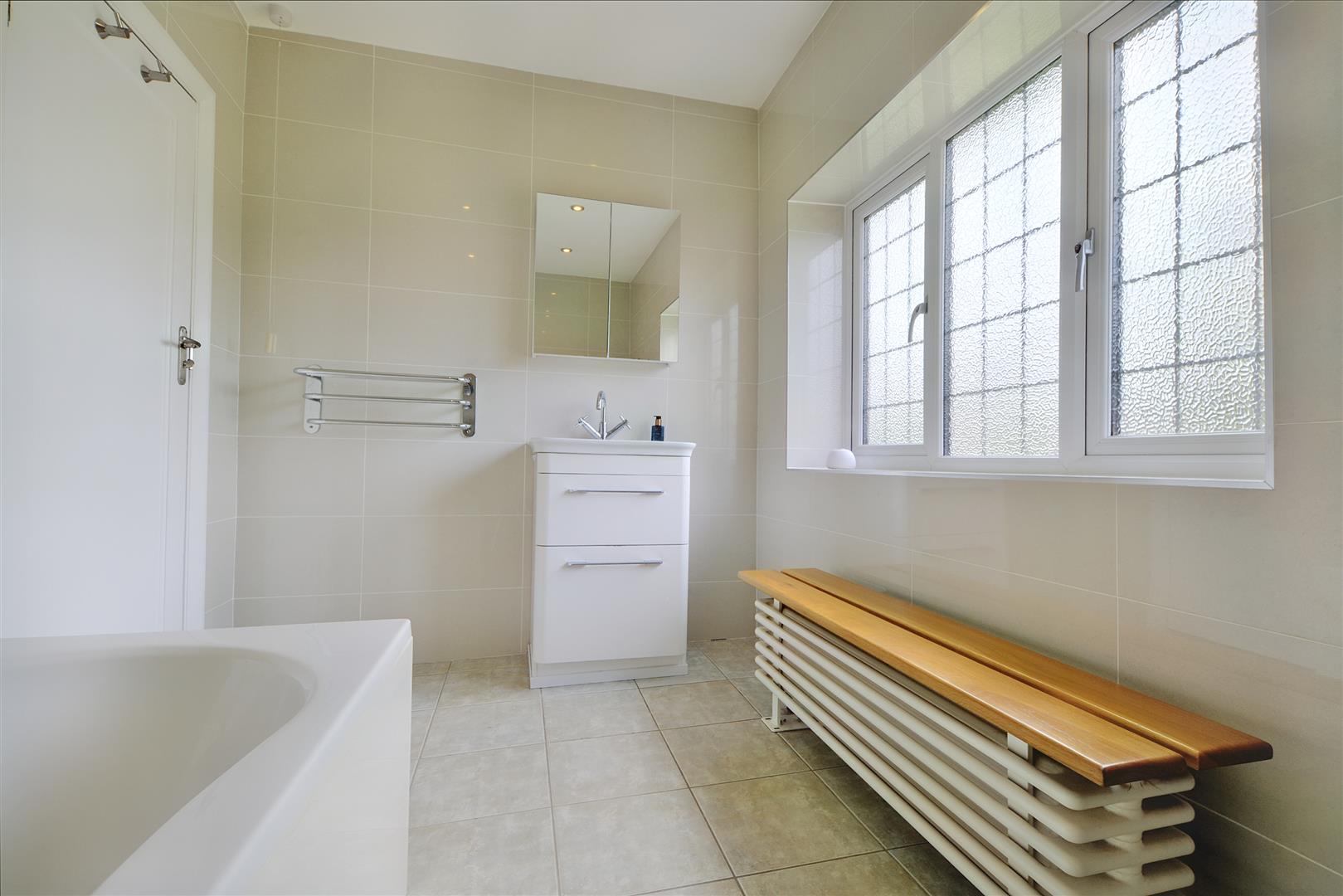 Derby Road, Bramcote, Nottingham Robert Ellis Estate Agents